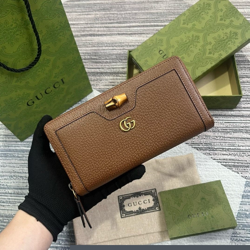 G*u*i wallets & purse